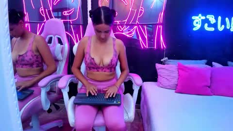 Snapshot of staarlightt chatting on 09.24.25 staarlightt online show from 09.24.25