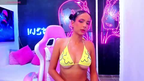 Snapshot of staarlightt chatting on 09.25.25 staarlightt online show from 09.25.25