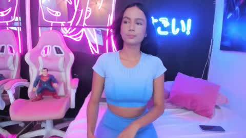 Snapshot of staarlightt chatting on 12.22.25 staarlightt online show from 12.22.25