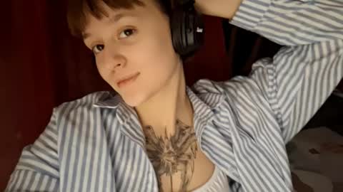 Snapshot of staceemustian chatting on 11.25.25 Mira online show from 11.25.25