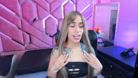 Snapshot of staceylee_ chatting on 11.19.25 Stacey lee online show from 11.19.25