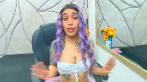 Snapshot of staceylee_ chatting on 12.05.25 Stacey lee online show from 12.05.25