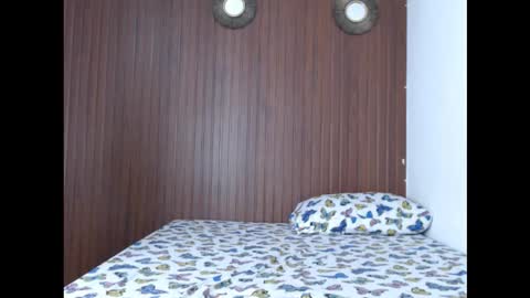 Snapshot of staceythekat chatting on 12.17.25 staceythekat online show from 12.17.25