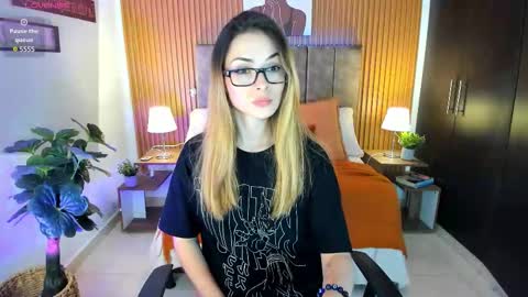 Snapshot of staceywood_ chatting on 03.05.26 Stacy Woods online show from 03.05.26