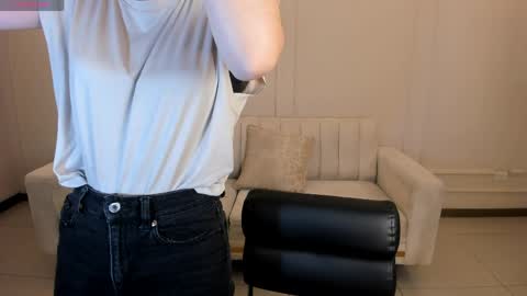 Snapshot of staceywood_ chatting on 03.28.26 Stacy Woods online show from 03.28.26