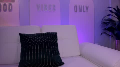 Snapshot of staceywood_ chatting on 04.09.26 Stacy Woods online show from 04.09.26