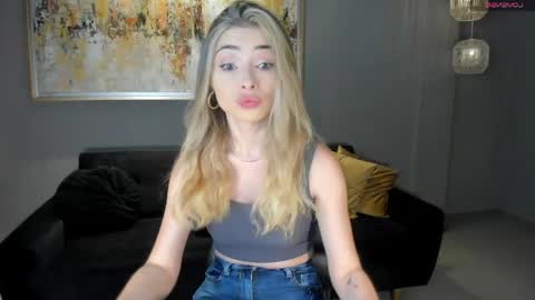 Snapshot of staceywood_ chatting on 04.24.26 Stacy Woods online show from 04.24.26