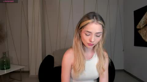 Snapshot of staceywood_ chatting on 05.11.26 Stacy Woods online show from 05.11.26