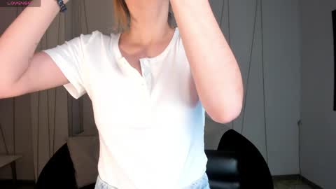 Snapshot of staceywood_ chatting on 05.16.26 Stacy Woods online show from 05.16.26