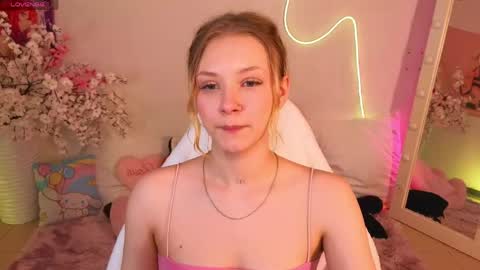 Snapshot of staceyyjones chatting on 05.26.26 Stacey online show from 05.26.26