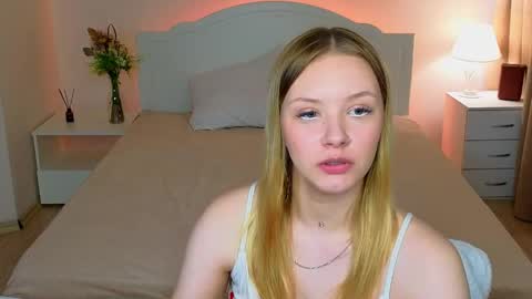 Snapshot of staceyyjones chatting on 05.30.26 Stacey online show from 05.30.26