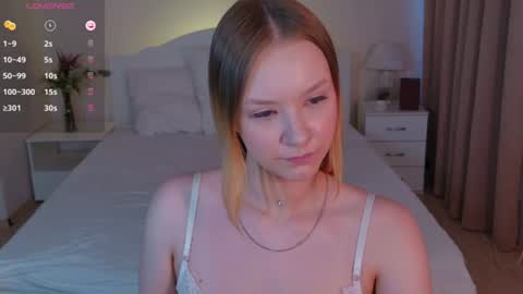 Snapshot of staceyyjones chatting on 07.19.26 Stacey online show from 07.19.26
