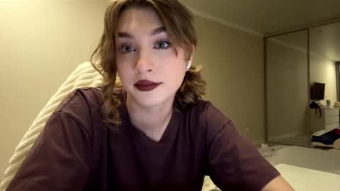 Snapshot of stacicurren chatting on 02.15.26 Elli online show from 02.15.26