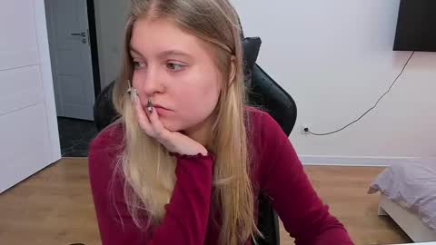 Snapshot of stacy_miraclee chatting on 02.22.25 Stacy online show from 02.22.25