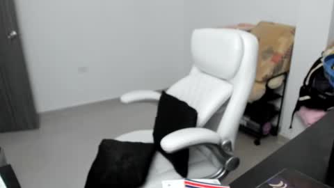 Zulma Yisset online show from 01.31.25