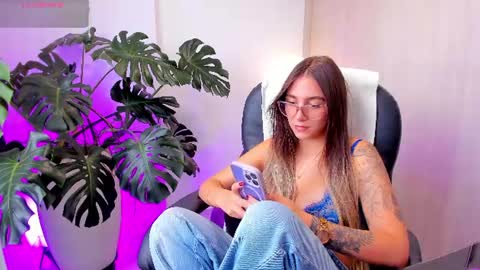 Snapshot of stacyconner chatting on 07.18.26 Stacy Conner online show from 07.18.26