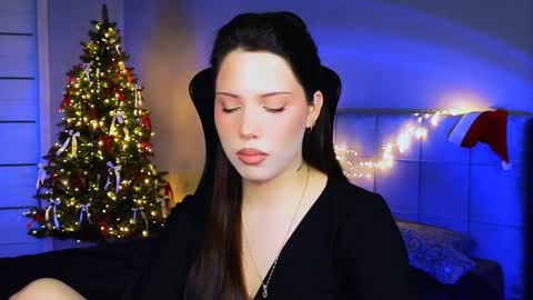 Snapshot of stacygonzales_ chatting on 12.27.24 Bye bye dear See you on December 3st online show from 12.27.24