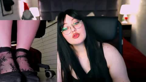 Snapshot of stacyjensen chatting on 05.25.26 Stasey online show from 05.25.26