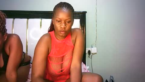 Snapshot of stacyweet chatting on 10.28.25 Stacysweet chocolate online show from 10.28.25