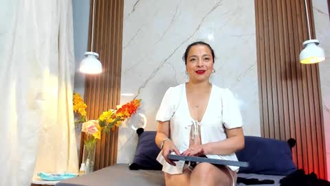 Snapshot of stangela_rivera chatting on 10.15.25 Angel Rivera online show from 10.15.25