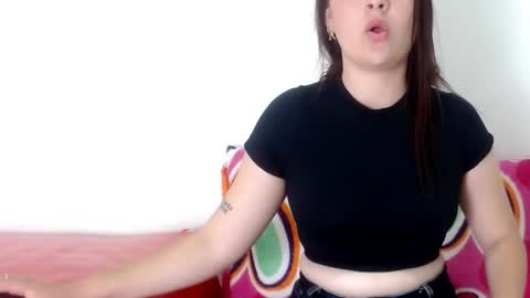 Snapshot of starcutenoir chatting on 06.04.26 ESTRELLA online show from 06.04.26