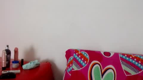 Snapshot of starcutenoir chatting on 06.06.26 ESTRELLA online show from 06.06.26
