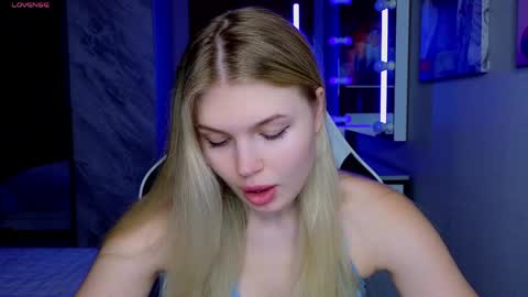 Caroline online show from 04.08.26