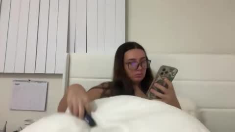 starqueenieee online show from 11.04.25