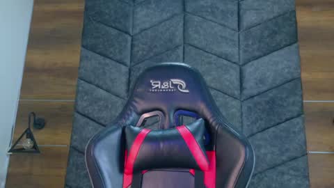 M O O N  online show from 04.08.26