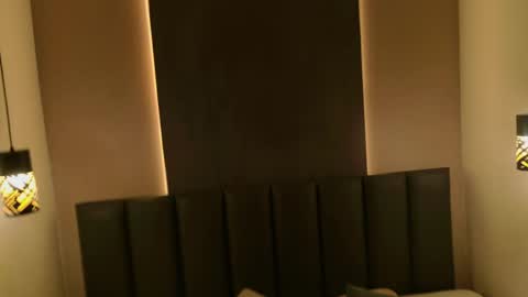 Snapshot of starrmoon__ chatting on 06.03.26 M O O N online show from 06.03.26