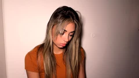 Mia online show from 04.06.26