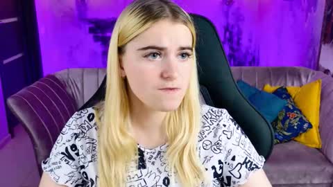 stef_nicks online show from 10.22.25