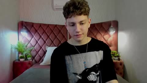 Esrefan online show from 03.05.26