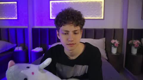 Esrefan online show from 04.16.26