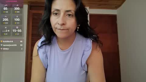 Snapshot of stefaniadiazz_ chatting on 10.18.25 Stafania 3 online show from 10.18.25