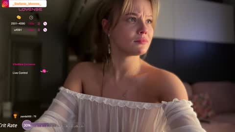 Snapshot of stefanie_collins chatting on 02.02.25 Stefanie online show from 02.02.25