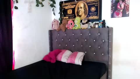 Snapshot of stefanny_2001 chatting on 11.16.25 stefanny beautiful online show from 11.16.25