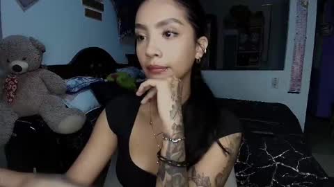 Im MiaIts my first day here  online show from 09.30.25