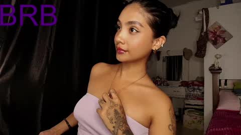 Im MiaIts my first day here  online show from 10.01.25