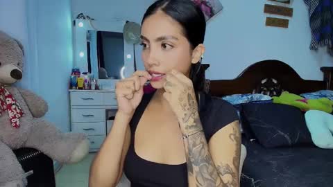 Im MiaIts my first day here  online show from 10.10.25