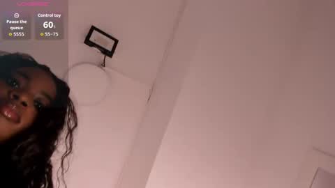 Snapshot of stefannyevans_ chatting on 10.04.25 stefannyevans_ online show from 10.04.25