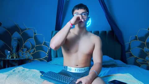 Snapshot of stefano_calle chatting on 11.08.25 Stefano online show from 11.08.25