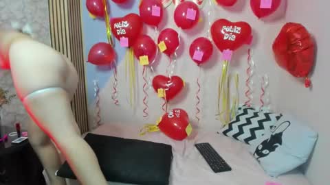 stefany_pablo1 online show from 02.14.25