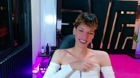 stefany piink online show from 04.03.26