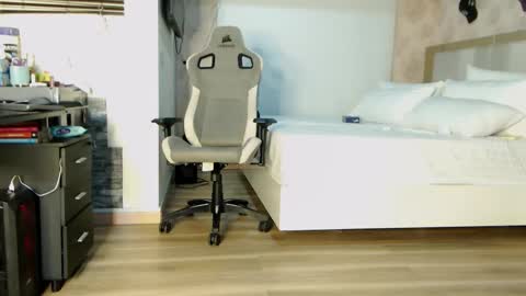 Snapshot of stefi_alizon chatting on 09.21.25 Zuly online show from 09.21.25