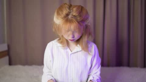 Snapshot of stela_vanila chatting on 10.04.25 Stella online show from 10.04.25