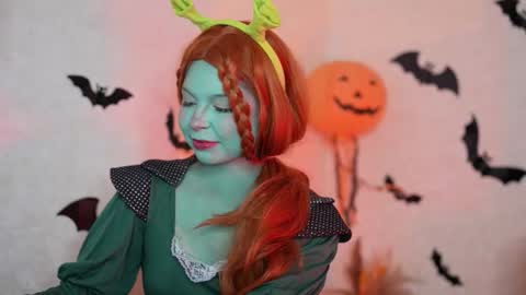 Snapshot of stela_vanila chatting on 10.27.25 Stella online show from 10.27.25