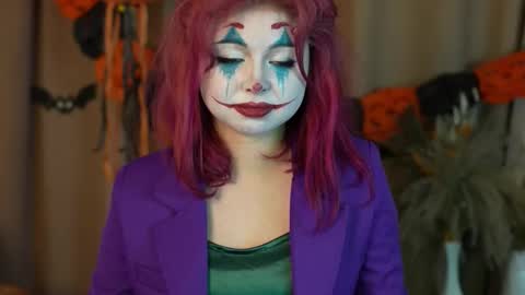 Snapshot of stela_vanila chatting on 10.31.25 Stella online show from 10.31.25