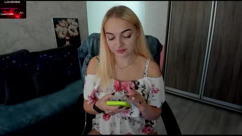 Stella  Cox online show from 09.14.25