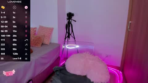 Snapshot of stella__white chatting on 12.06.24 Yuli online show from 12.06.24